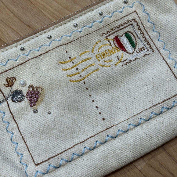 Brighton Pouch - Picture 4 of 10